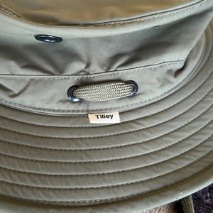 Tilley hat